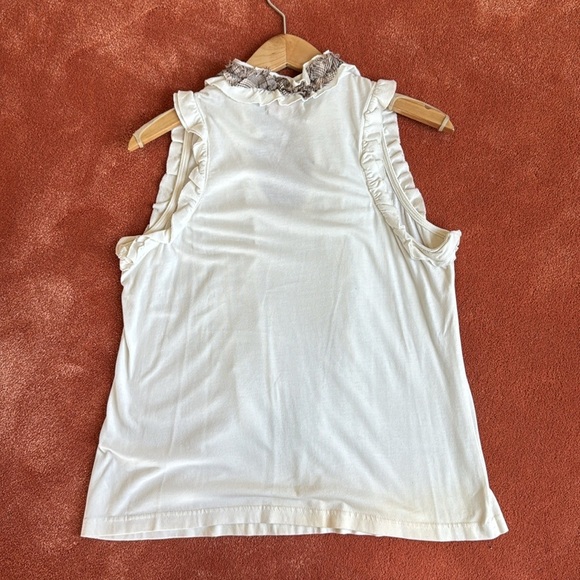 Cream tank with rows of ruffles, super cute and unique size large - Picture 6 of 8